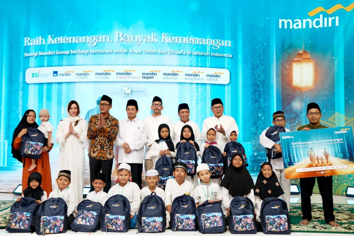 Bank Mandiri memberikan santunan bagi anak yatim, duafa, dan lansia di seluruh Indonesia.