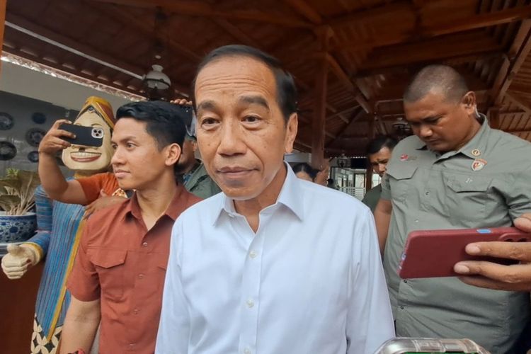 Berniat Istirahat, Jokowi: Dalam Praktiknya Enggak Bisa, dari Pagi sampai Malem Enggak Ada Berhentinya