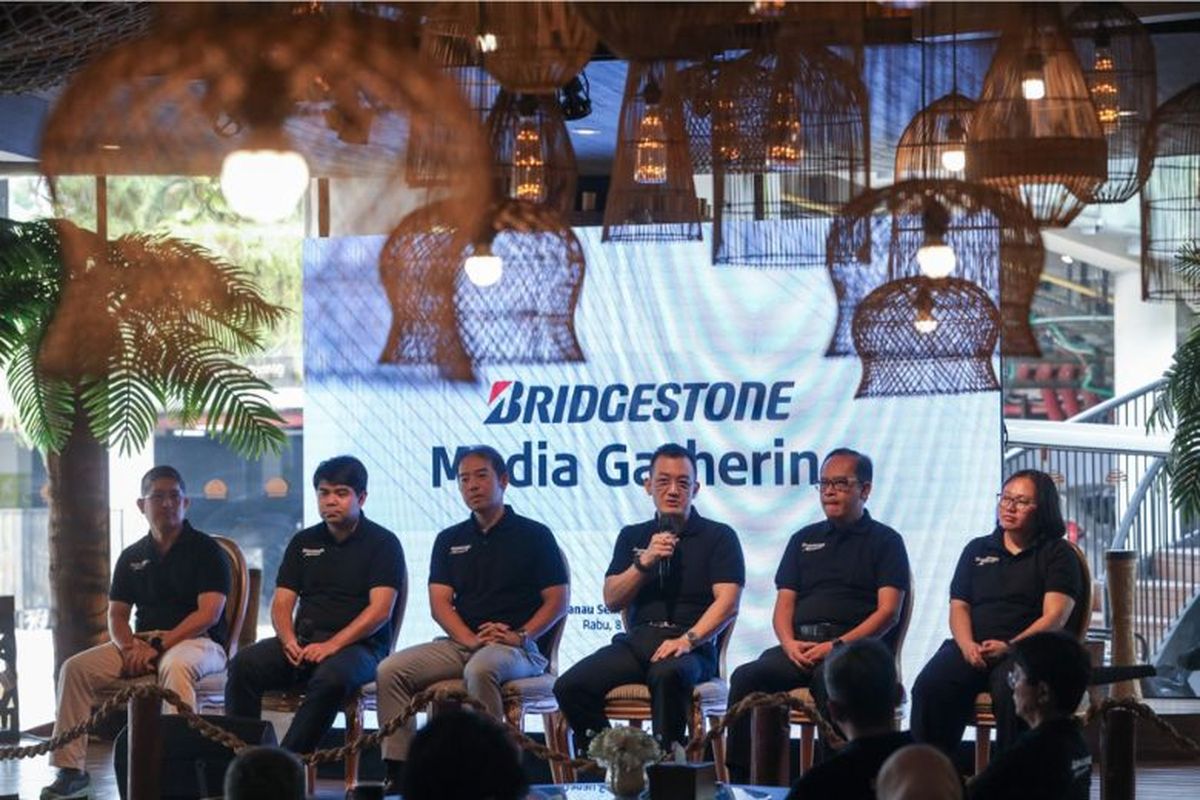 Konferensi pers Bridgestone Indonesia.