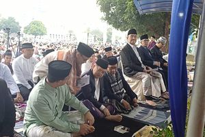 JK, Mahfud MD, dan Anies Shalat Id Bareng di Masjid Al Azhar, Tempati Saf Depan