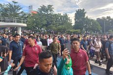 Minggu Pagi, Jokowi dan Keluarga Jalan Santai di Lapangan Gasibu Bandung
