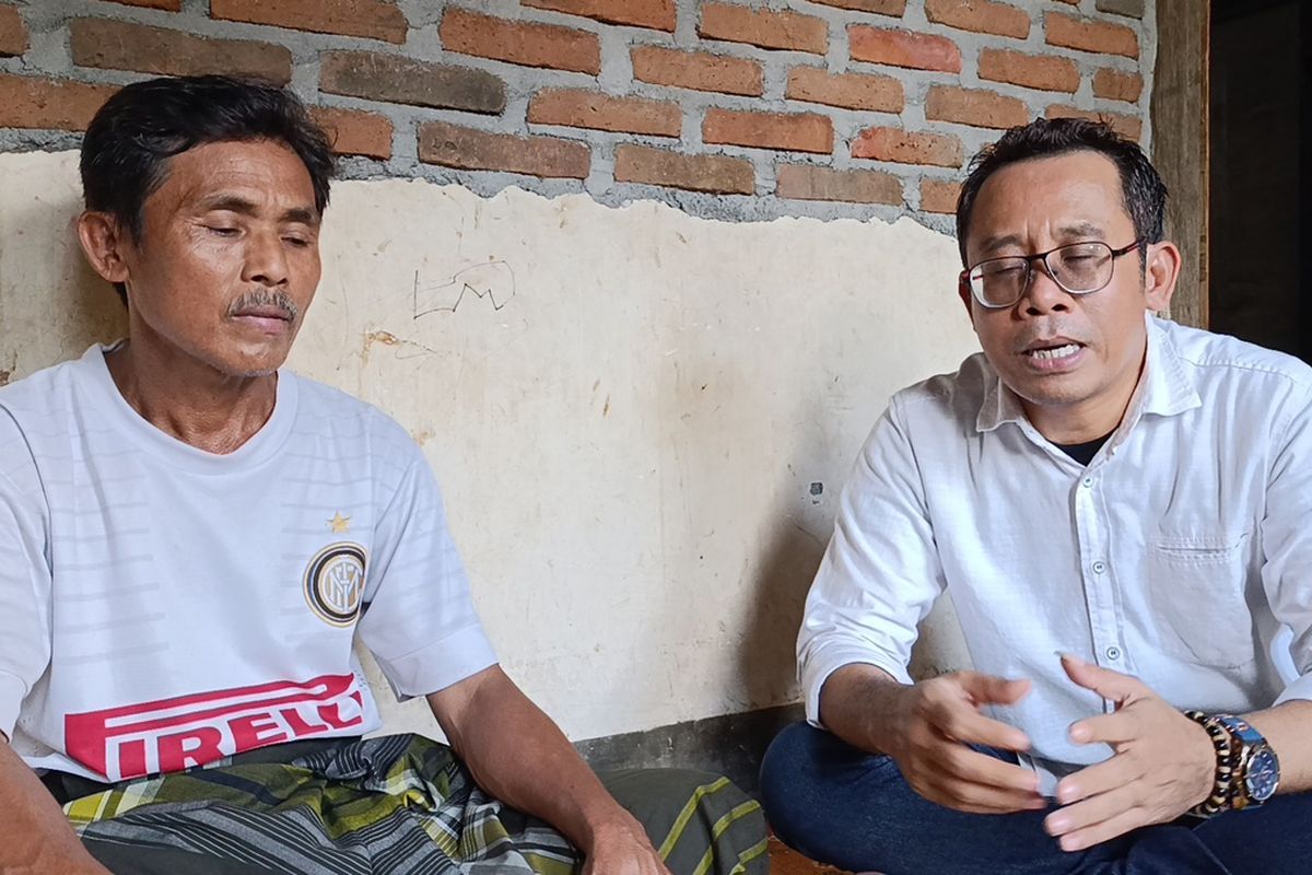 Muhaman, pengacara keluarga pengantin, bersama Muhdan ayah pengantin perempuan