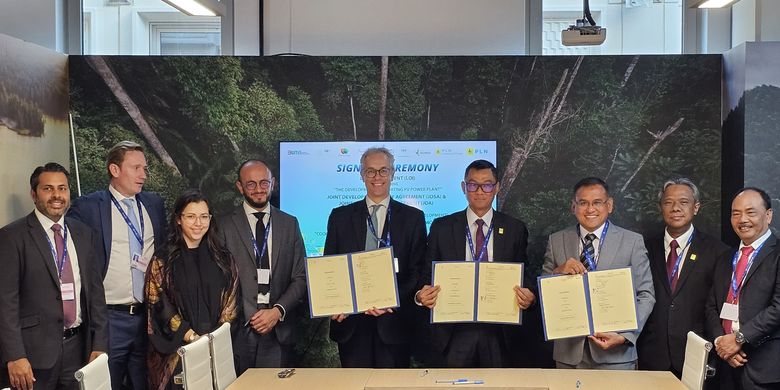 Pupuk Indonesia meneken perjanjian pengembangan Green Hydrogen' dan Green Ammonia di Gresik, Selasa (5/12/2023). 
