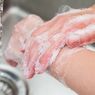 Cuci Tangan dengan Air dan Sabun Paling Efektif Bunuh Kuman