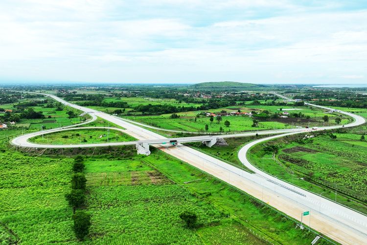 Jalan Tol Probolinggo-Banyuwangi.