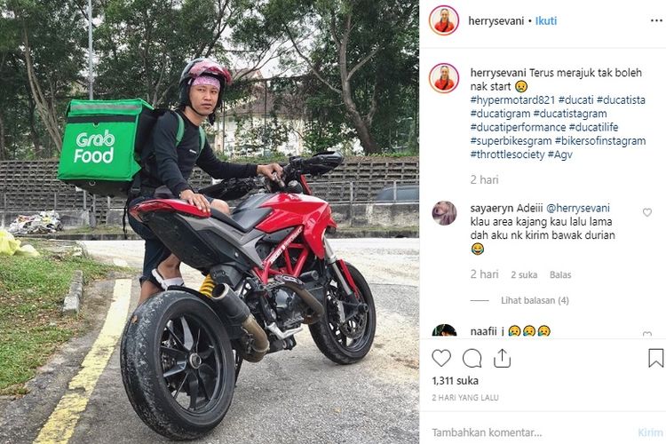 Viral, driver GrabFood, Herry, pakai Ducati Hypermotard 821 untuk mengantarkan makanan agar lebih cepat beredar di media sosial Twitter.