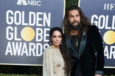 Jason Momoa Rela Cuma Pakai Tank Top demi Istri di Golden Globe Awards