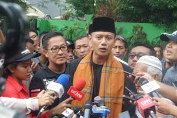 Agus Harimurti Yudhoyono di Kelurahan SukabumiUtara, Jakarta Barat, Kamis (17/11/2016)