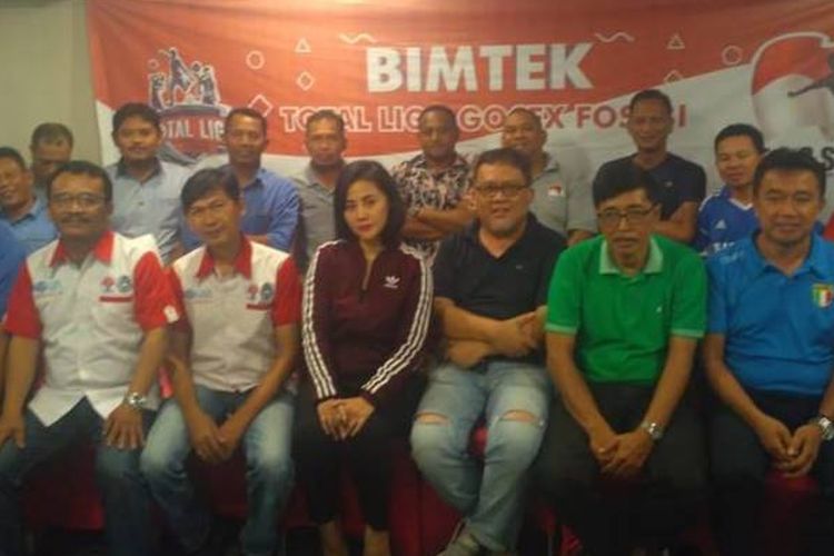 Komitmen terus dibuktikan untuk mendapatkan para pemain-pemain berbakat yang bakal membuat sepak bola Indonesia lebih maju dan berprestasi semakin tinggi. Kali ini, FOSSBI bertekad menjawab kepercayaan yang diberikan untuk menjadi operator TOTAL LIGA GOCEK FOSSBI di 10 provinsi dari 34 Provinsi di Indonesia dikarenakan 24 Provinsi TOTAL SPORT NUSANTARA sudah berjalan sebelumnya.
