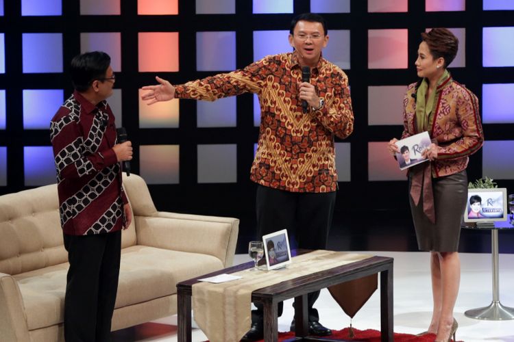 Calon gubernur dan wakil gubernur DKI Jakarta nomor urut dua,  Basuki Tjahaja Purnama  atau Ahok dan Djarot Saiful Hidayat hadir dalam acara debat di program Rosi di Kompas TV, Minggu (2/4/2017). Acara debat yang dirancang untuk dua pasangan cagub-cawagub DKI hanya dihadiri pasangan Ahok - Djarot. KOMPAS IMAGES/KRISTIANTO PURNOMO