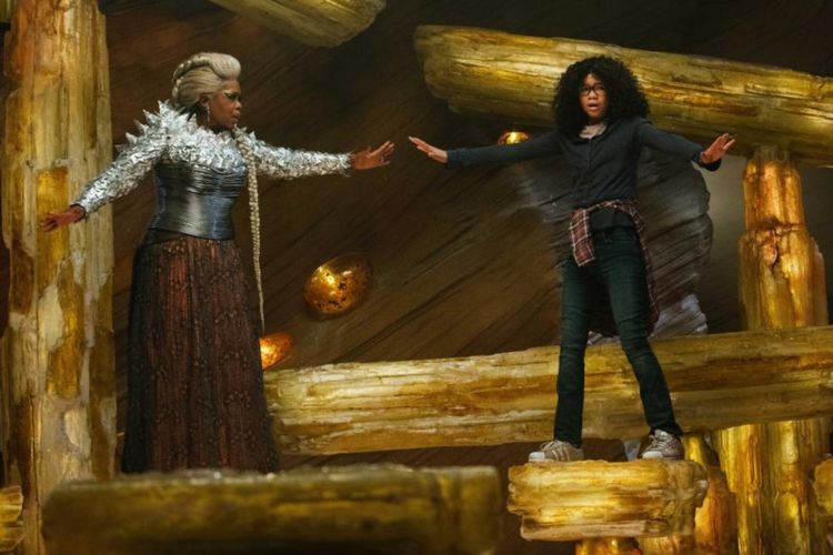 Oprah Winfrey dan Storm Reid dalam A Wrinkle in Time (2018)