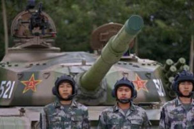 Pemerintah China terus tingkatkan anggaran militernya setiap tahun. Langkah itu semakin memperjelas ambisi China dalam berbagai sengketa wilayah dengan beberapa negara di kawasan Asia.