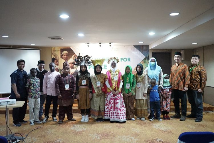 Sejumlah yatim dari berbagai daerah berkumpul untuk suarakan perdamaian dunia dalam program Children For Peace dengan tema Yatim dan Perdamaian Dunia, di Jakarta, Senin (10/10/2022).