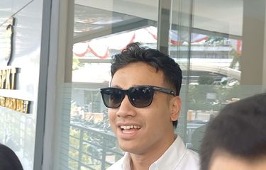 Fadly Faisal usai diperiksa kasus dugaan penggelapan els manajer Fuji di Polres Metro Jakarta Barat, Selasa (6/8/2024). 