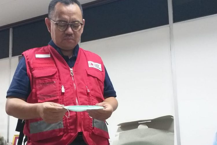 Sekretaris Jenderal Palang Merah Indonesia (PMI) Sudirman Said. Menurutnya PMI terus berusaha mengajak seluruh komunitas masyarakat mau menjadi pendonor darah.  