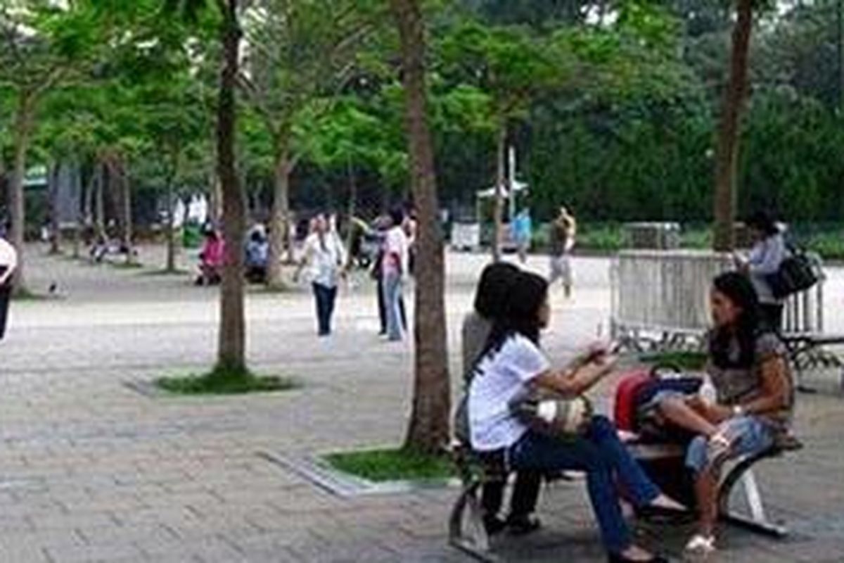 Sekilas suasana Victoria Park, Hong Kong.