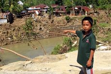 Bocah Korban Banjir Minahasa: Hanya Itu yang Tersisa...