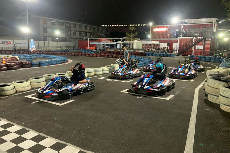 Gokart Avenue menawarkan mobil SODI Kart RT 8 yang dirakit langsung di Perancis. Mobil ini dilengkapi dengan fitur keamanan tambahan yang membantu melindungi pegokart saat balapan.