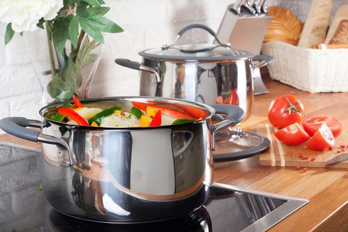 Simak, 5 Tips Aman Memasak dengan Kompor Induksi