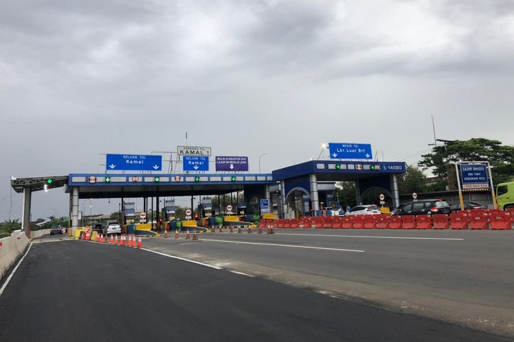 Gerbang Tol Kamal