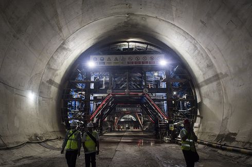 Kejar Target Beroperasi 2021, Kereta Cepat Jakarta-Bandung Pasang Girder Perdana