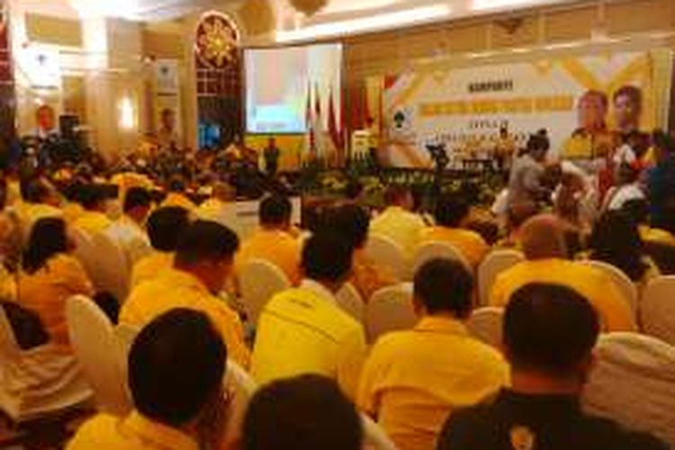 Forum kampnaye Caketum Partai Golkar di Surabaya, Rabu (11/5/2016)