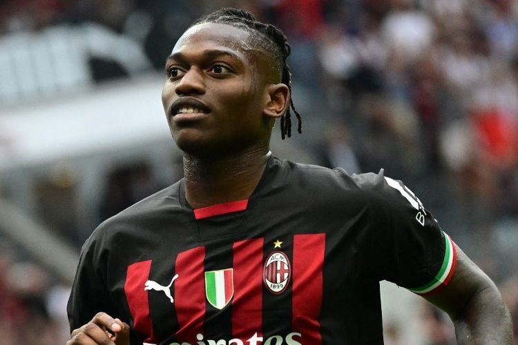 Penyerang AC Milan asal Portugal, Rafael Leao, mencetak dua gol dan satu assist dalam laga Derby della Madonnina kontra Inter di Stadion San Siro, Sabtu (3/9/2022). Kini, AC Milan akan menantang Dinamo Zagreb pada matchday kedua Liga Champions, Rabu (14/9/2022). Berikut link live streaming AC Milan vs Dinamo Zagreb.