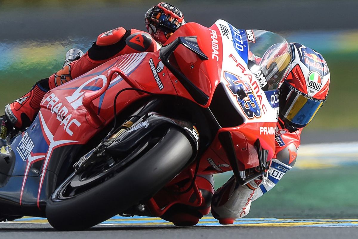 Jack Miller saat berlaga di MotoGP Le Mans. (Photo by JEAN-FRANCOIS MONIER / AFP)