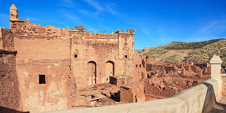 Ilustrasi situs sejarah Kasbah Telouet, Maroko.