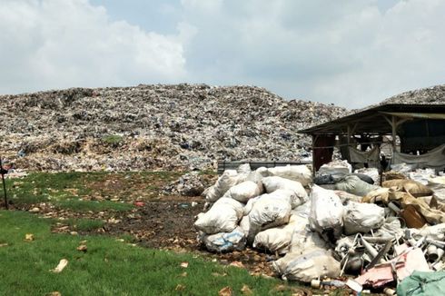 Warga Sekitar TPA Burangkeng Bekasi Keluhkan Ketiadaan Fasilitas Kesehatan