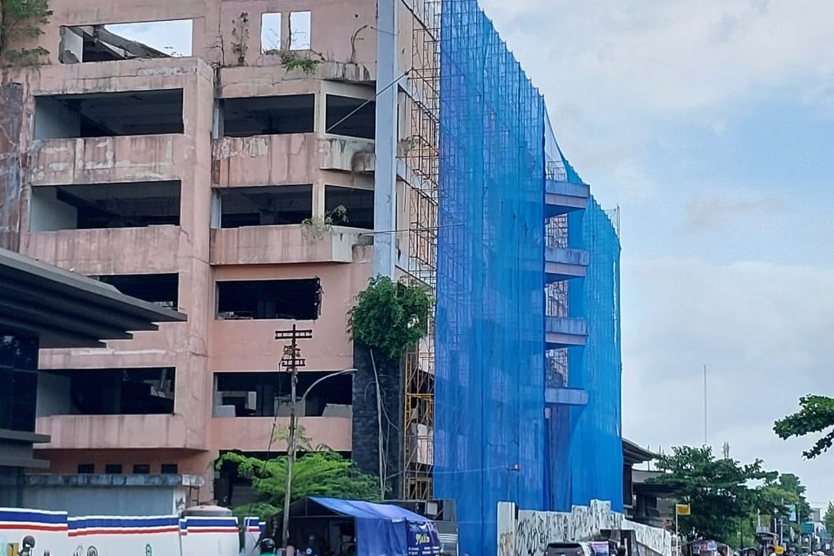Kondisi Gedung Gama Bookstore yang terdiri dari enam lantai di Jalan Persatuan. UGM akan membongkar gedung tersebut untuk dijadikan ruang terbuka.