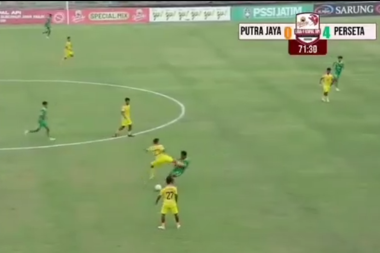 Insiden tendangan kungfu yang terjadi di ajang Liga 4 berujung pada keputusan tegas Putra Jaya Pasuruan untuk memutus kontrak Muhammad Hilmi karena melanggar prinsip sportivitas.