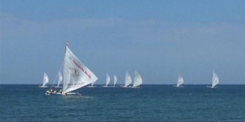 Festival perahu tercepat yang dikenal dengan perahu sandeq digelar pemerintah Majene, Sulawesi Barat dalam memeriahkan HUT ke-70 RI.