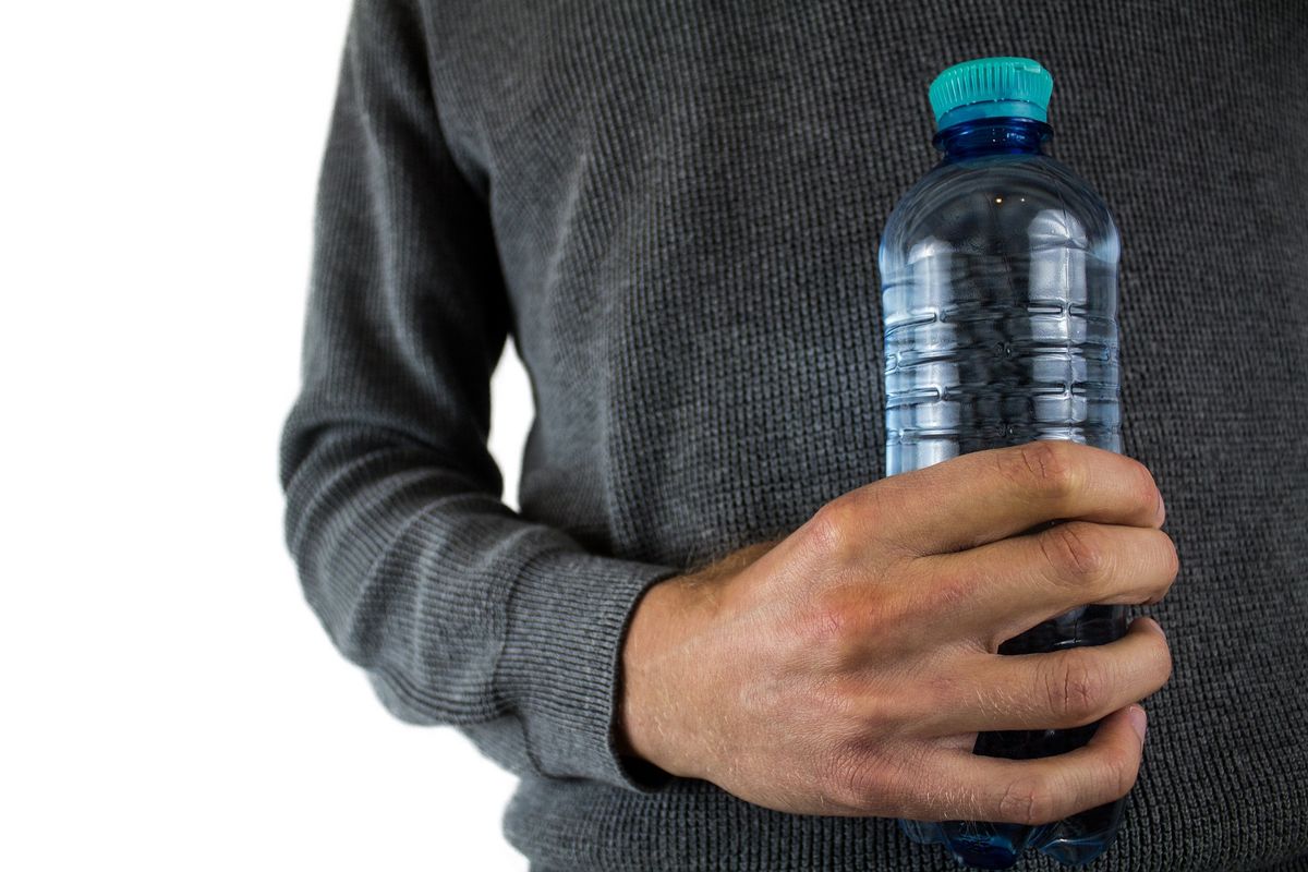 Ilustrasi kemasan BPA, air minum dalam kemasan. 