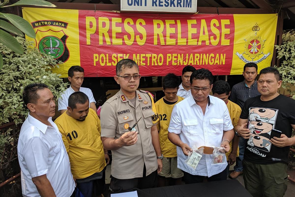 Kapolsek Metro Penjaringan, AKBP Rachmat Sumekar memberi keterangan di kantornya Rabu (3/7/2019)