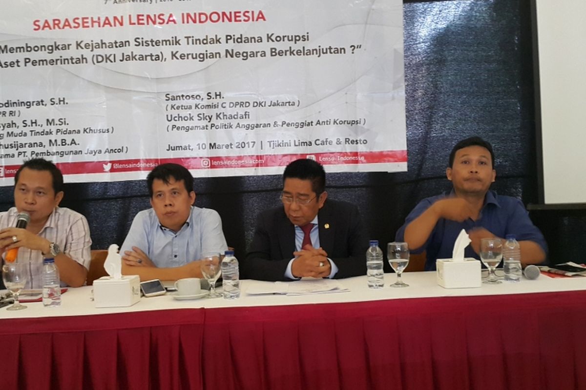 Sebuah diskusi yang dihadiri Ketua Komisi C DPRD DKI Jakarta Santoso (paling kiri) di Cikini, Jakarta Pusat, Jumat (10/3/2017).
