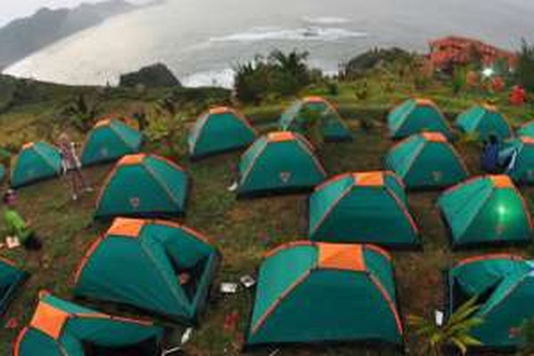 Menanti Pagi Di Pantai Menganti 