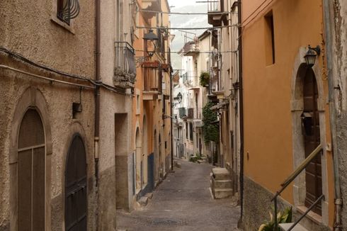 Ratusan Rumah di Italia Dijual dengan Harga 1 Euro atau Rp 16.567, Ini Alasannya