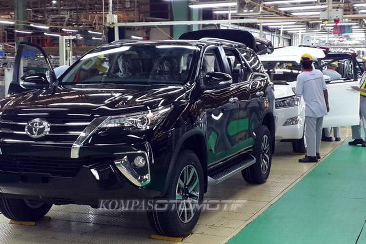 TMMIN mulai produksi Fortuner baru di Karawang, Jawa Barat.