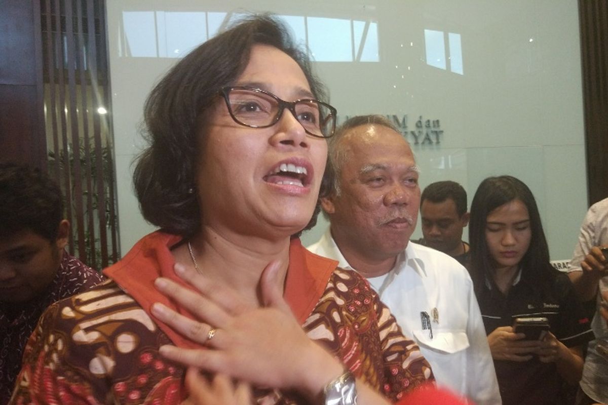 Menteri Keuangan Sri Mulyani dan Menteri Pekerjaan Umum dan Perumahan Rakyat (PUPR) Basuki Hadimuljono di Kementerian PUPR, Jakarta, Senin (19/2/2018)