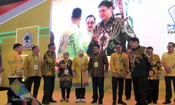 Airlangga Ajak Kader Golkar Jadi Garda Terdepan Program Pemerintah