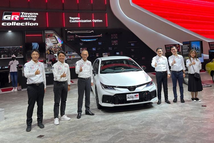 Toyota Corolla Altis HEV GR Sport meluncur di GIIAS 2025