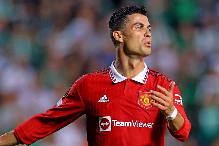 Penyerang Man United, Cristiano Ronaldo, kala beraksi dalam laga Liga Europa 2022-2023 kontra Omonia di Stadion GSP, 6 Oktober 2022. Cristiano Ronaldo menjadi cadangan pada laga Man United vs Tottenham, Kamis (20/10/2022). Ia lalu terlihat meninggalkan bench terlebih dahulu sebelum pertandingan usai. 