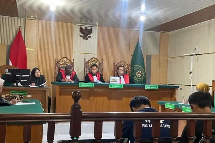 Hakim Vonis Seumur Hidup Dua Terdakwa Kurir 58 Kg Sabu di Jambi