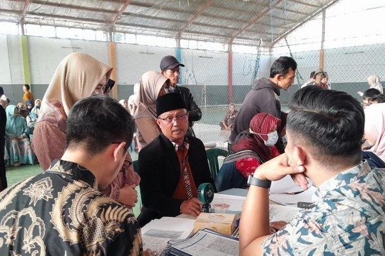 Proses sosialisasi dan pelaksanaan ganti rugi pembangunan Tol Getaci di Desa Talagasari, Kecamatan Kadungora, Kabupaten Garut, Jawa Barat, Kamis (27/6/2024). 
