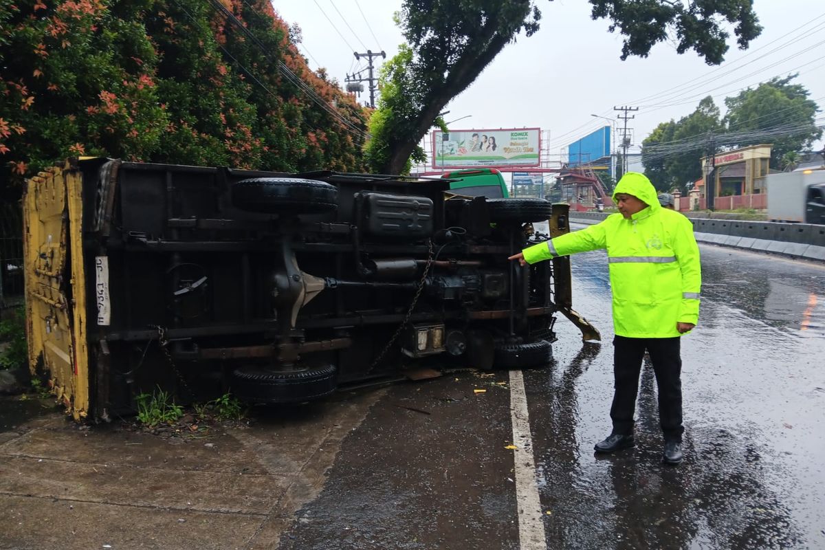 Tiga kendaraan mengalami kecelakaan di Jalan Raya Semarang-Solo Bergas Kabupaten Semarang. 