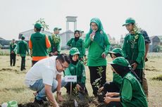 Kurangi Emisi Global, Schneider Indonesia Donasi Bibit Tanaman Buah