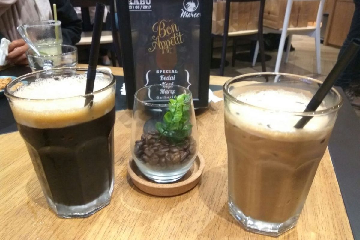 Es kopi khas Padang di Kedai Kopi Marco Mal Gandaria City Jakarta.