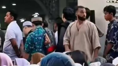 Viral di Masjid Canggu, Warga Maroko Temukan Makna Lebaran yang Berbeda