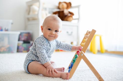 3 Cara Sederhana Asah Kemampuan Motorik Bayi